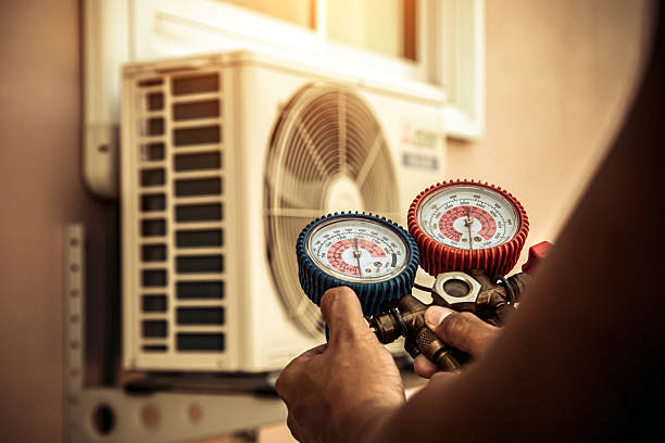 Professional Hvac technician working in Pine, AZ